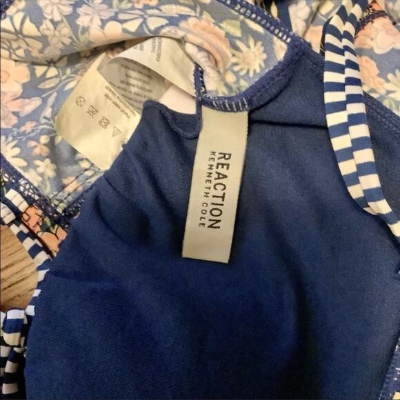 KENNETH COLE REACTION Floral Swim Top Size Small - Picture 2 of 9